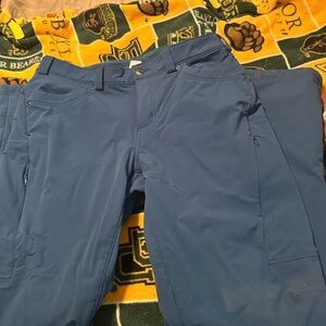 Duluth Trading Co Women's Straight Fleece Leg Lined Flexpedition Pants in Blue